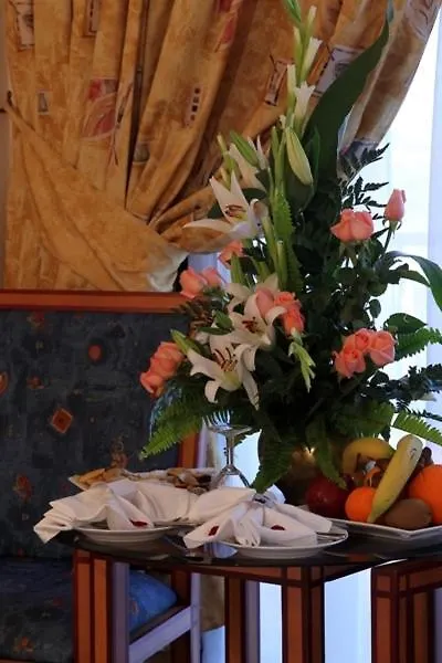Hotel Albatros Garden مراكش 4*,
